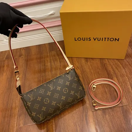 グッチ ショルダーバッグ