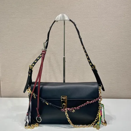 プラダ ショルダーバッグ