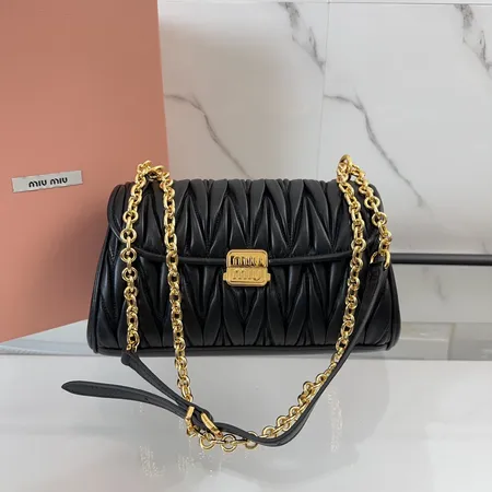 ミュウミュウ ショルダーバッグ