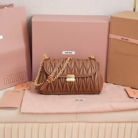 ミュウミュウ ショルダーバッグ