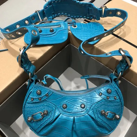 バレンシアガ ショルダーバッグ