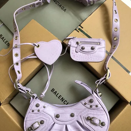 バレンシアガ ショルダーバッグ