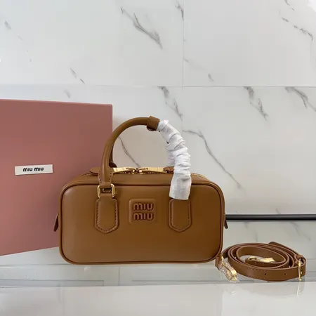 ミュウミュウ ハンドバッグ