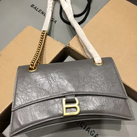 バレンシアガ ショルダーバッグ