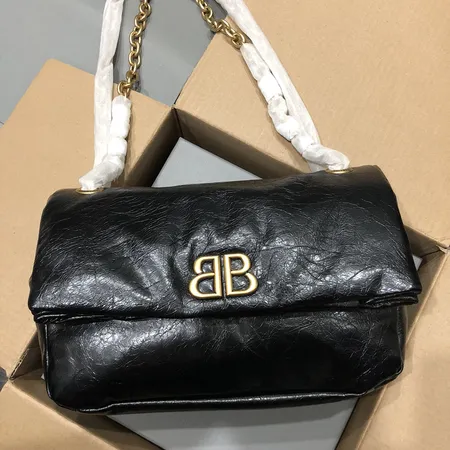 バレンシアガ ショルダーバッグ