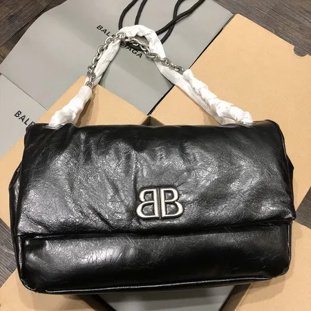 バレンシアガ ショルダーバッグ