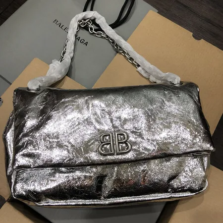 バレンシアガ ショルダーバッグ