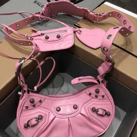 バレンシアガ ショルダーバッグ