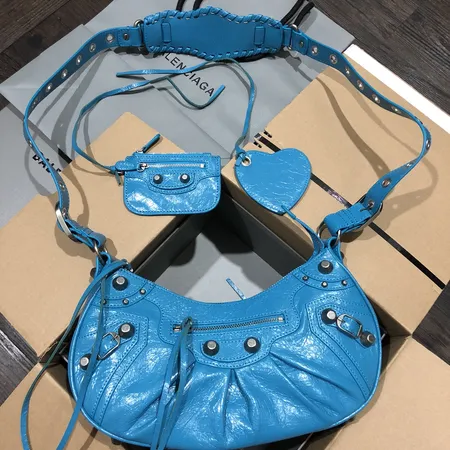 バレンシアガ ショルダーバッグ