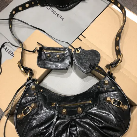 バレンシアガ ショルダーバッグ