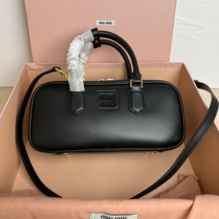 ミュウミュウ ハンドバッグ