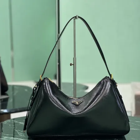 プラダ ハンドバッグ