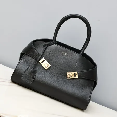 イッセイ ミヤケ ハンドバッグ