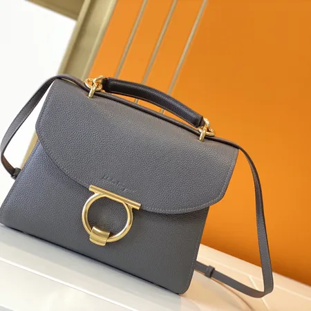 イッセイ ミヤケ ハンドバッグ