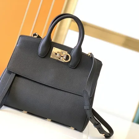 イッセイ ミヤケ ハンドバッグ