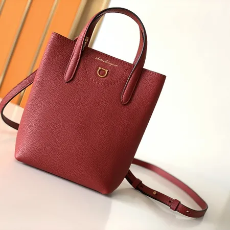 イッセイ ミヤケ ハンドバッグ