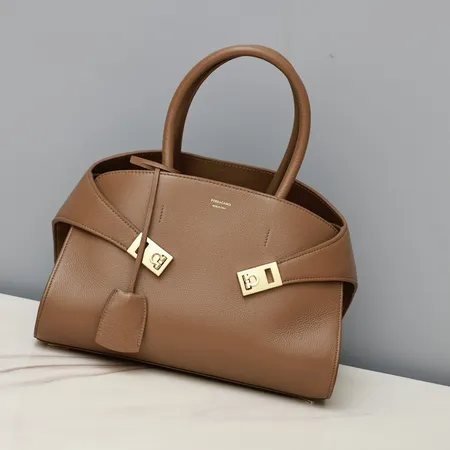 イッセイ ミヤケ ハンドバッグ