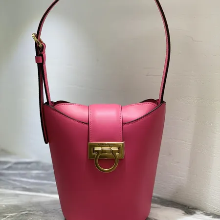 イッセイ ミヤケ ハンドバッグ