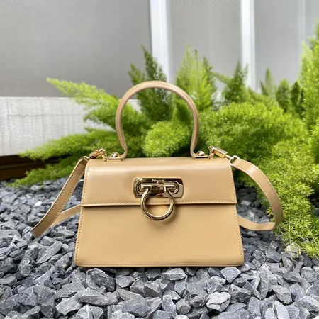 イッセイ ミヤケ ハンドバッグ