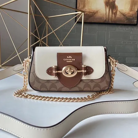 コーチ ショルダーバッグ