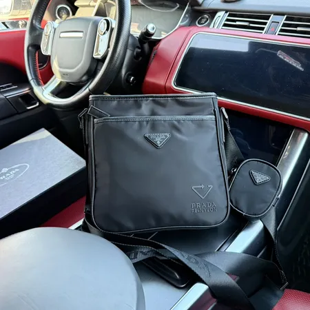 プラダ ショルダーバッグ
