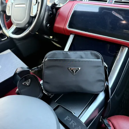 プラダ ショルダーバッグ