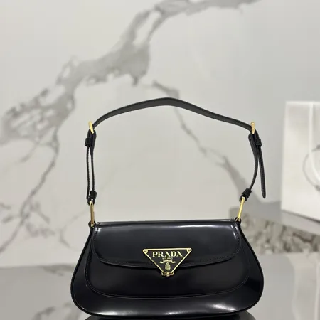 プラダ ショルダーバッグ