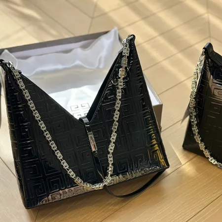 イブサンローラン ショルダーバッグ