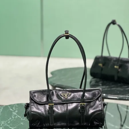 プラダ ハンドバッグ