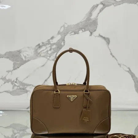 プラダ ハンドバッグ