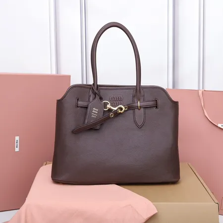 ミュウミュウ ショルダーバッグ