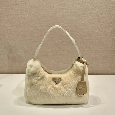 プラダ ハンドバッグ