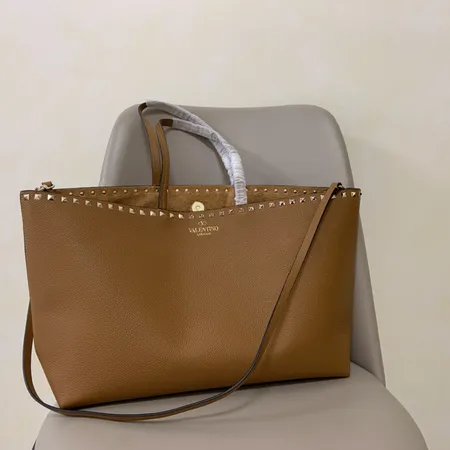 ヴァレンティノ ハンドバッグ