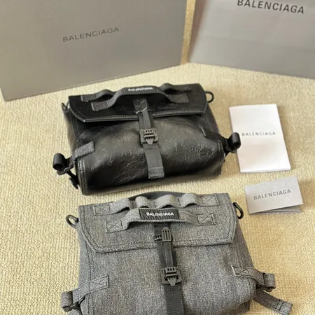 バレンシアガ ショルダーバッグ