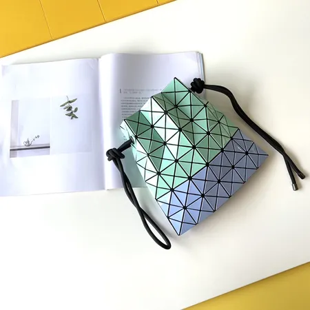 イッセイ ミヤケ ハンドバッグ