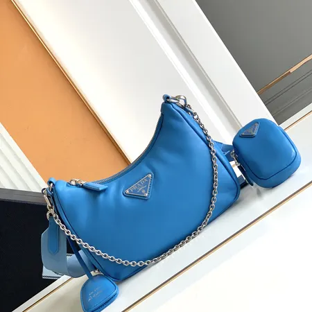 プラダ ショルダーバッグ