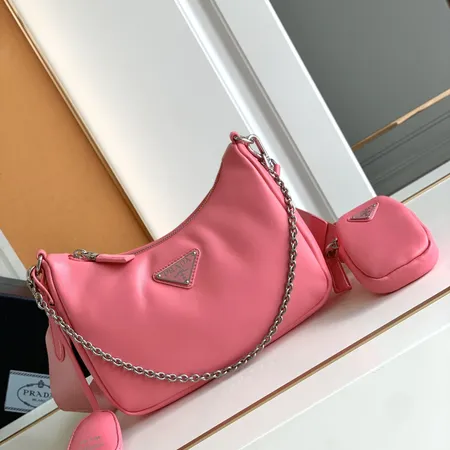 プラダ ショルダーバッグ