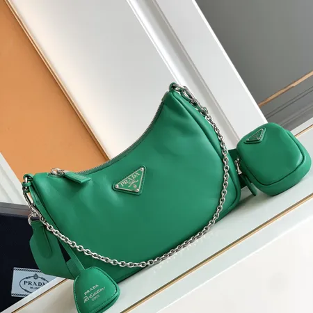 プラダ ショルダーバッグ