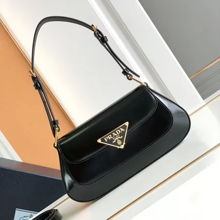 プラダ ショルダーバッグ
