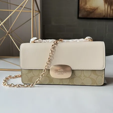 コーチ ショルダーバッグ