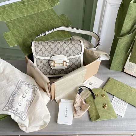 グッチ ショルダーバッグ