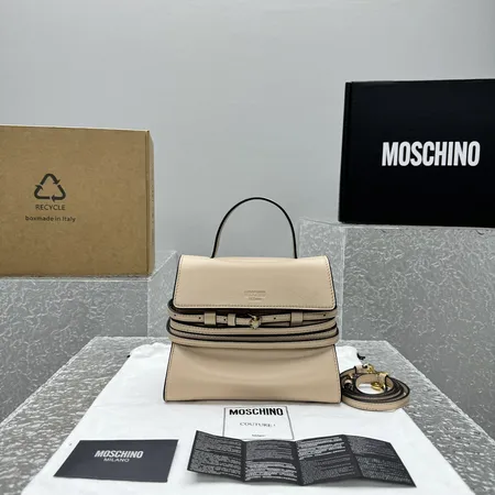 ヴィヴィアン・ウエストウッド ハンドバッグ