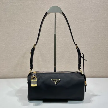 プラダ ショルダーバッグ