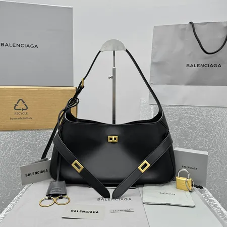 バレンシアガ ショルダーバッグ