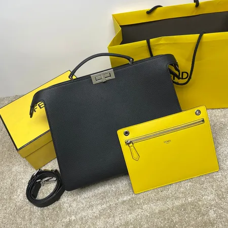 フェンディ ハンドバッグ