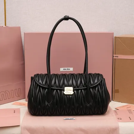 ミュウミュウ ショルダーバッグ