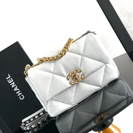 シャネル ショルダーバッグ