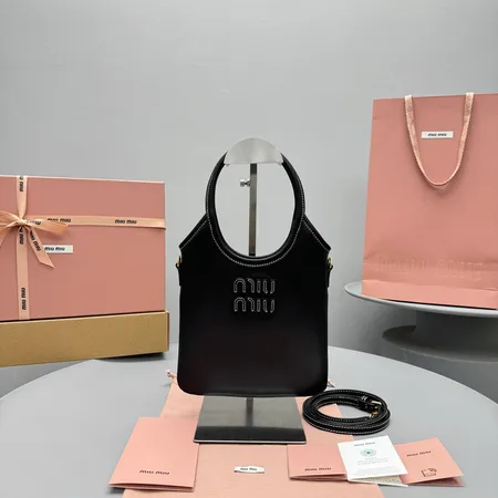 ミュウミュウ ショルダーバッグ