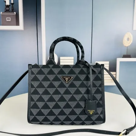 プラダ ハンドバッグ