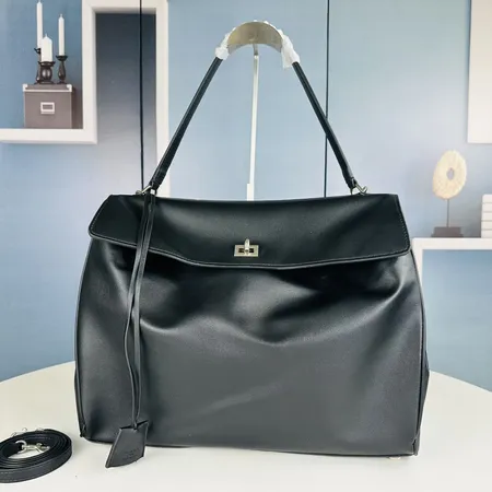 バレンシアガ ハンドバッグ